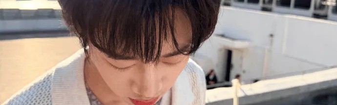 开云体育APP-JDG发布清融拍摄花絮：结束后主动和大家一起捡花瓣清理现场