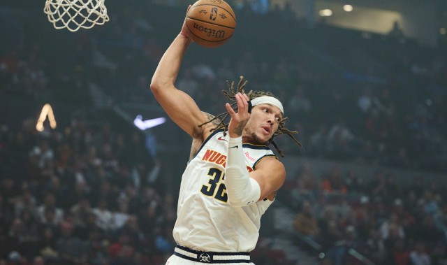 kaiyun.com-掘金背靠背客战雄鹿 戈登大概率出战 穆雷&amp;沃特森&amp;瓦兰出战成疑